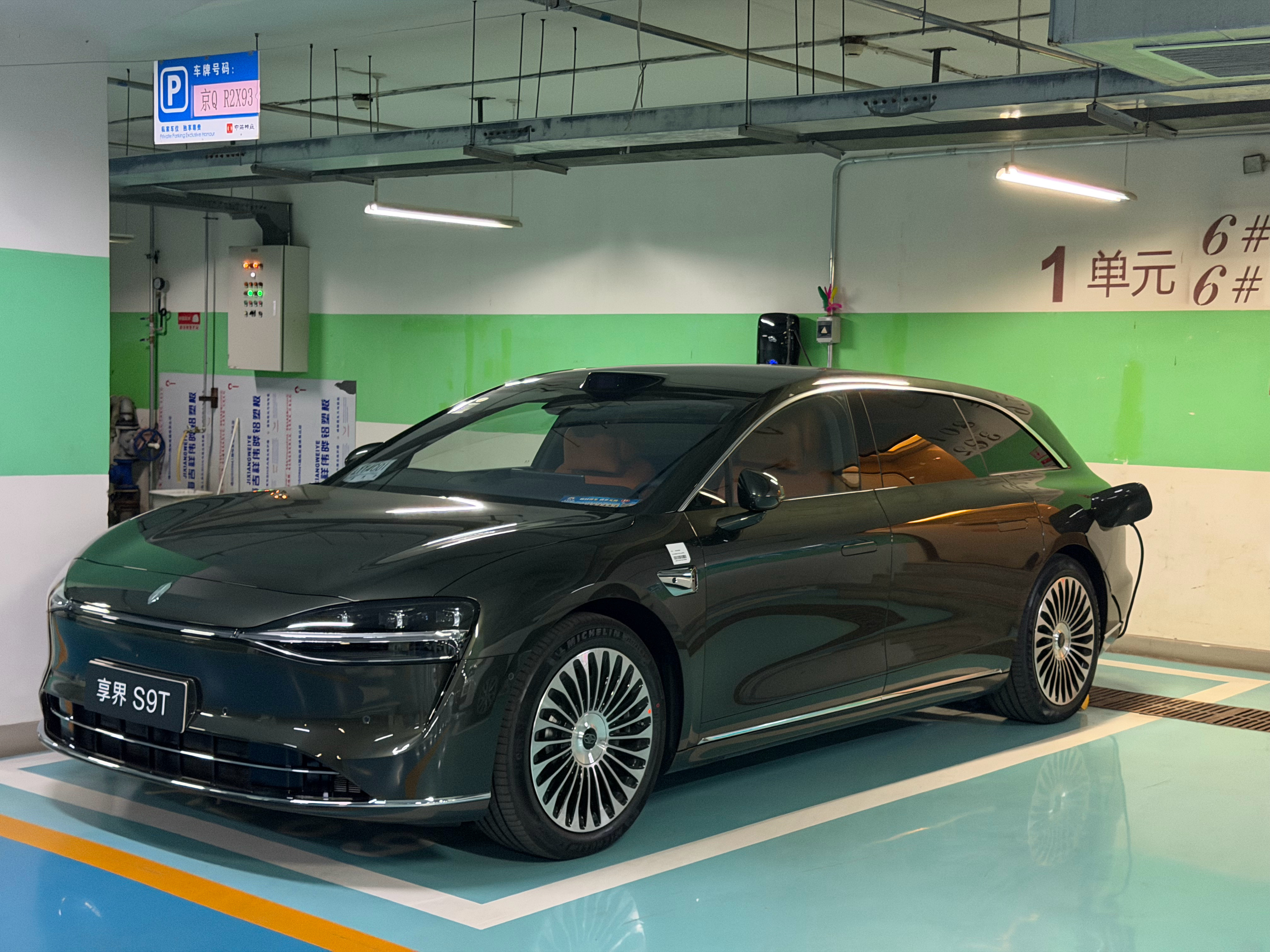 邻居家的车，从S，7系和揽胜，变成了理想和享界，目前就揽子还在接送孩子，司机天天