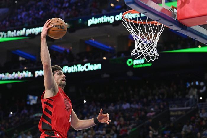 阿夫迪亚怎么也没想到，上赛季和本赛季差距这么大！
1，上赛季--阿夫迪亚场均获得