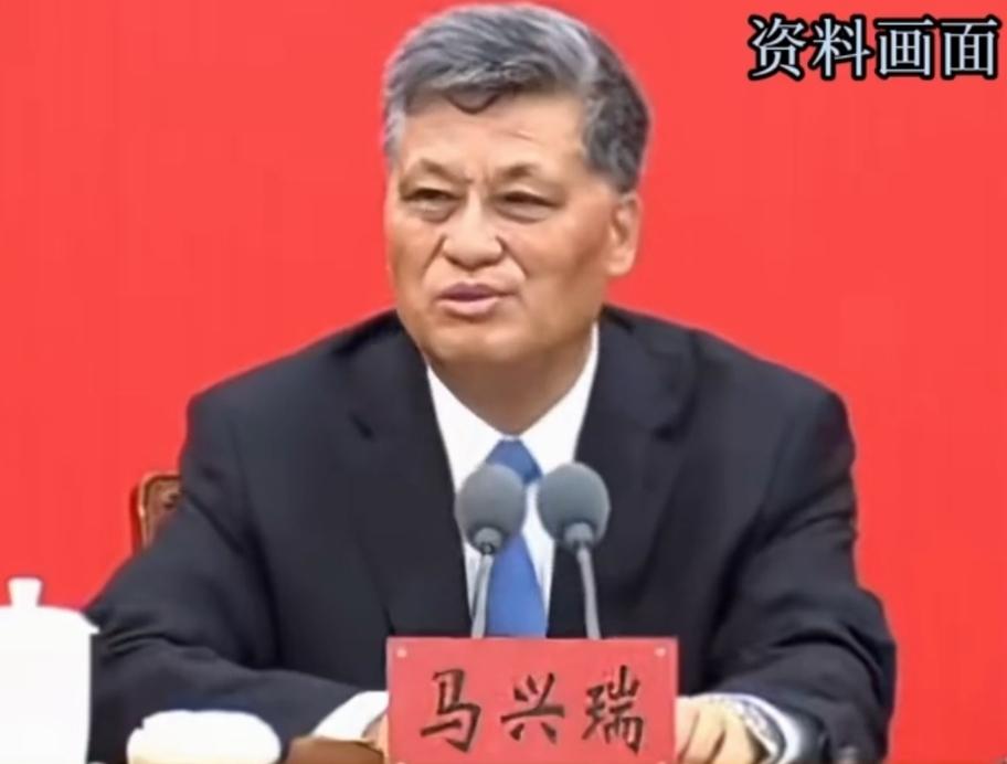 看了马兴瑞被双开的通报，万万没想到，他的问题都已经写在脸上了，大家看，他的黑眼圈