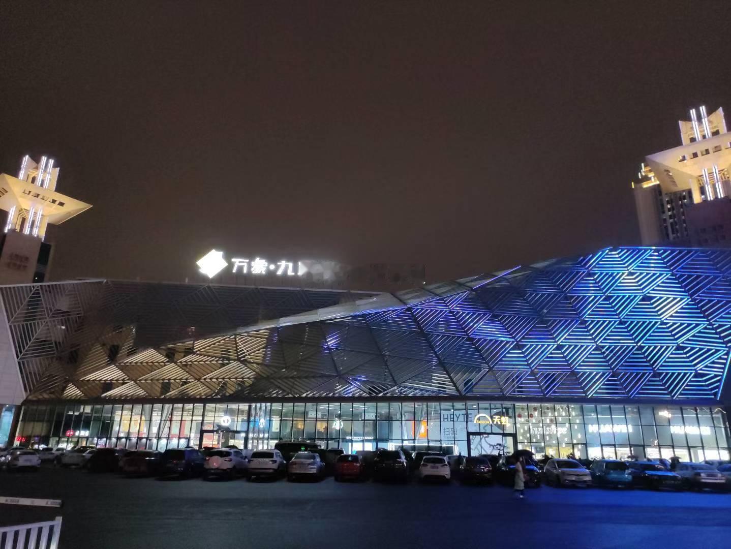省内商业最近挺有意思的变动：厦门磐基中心华润人马开始往泉州万象汇、福州万象城转移