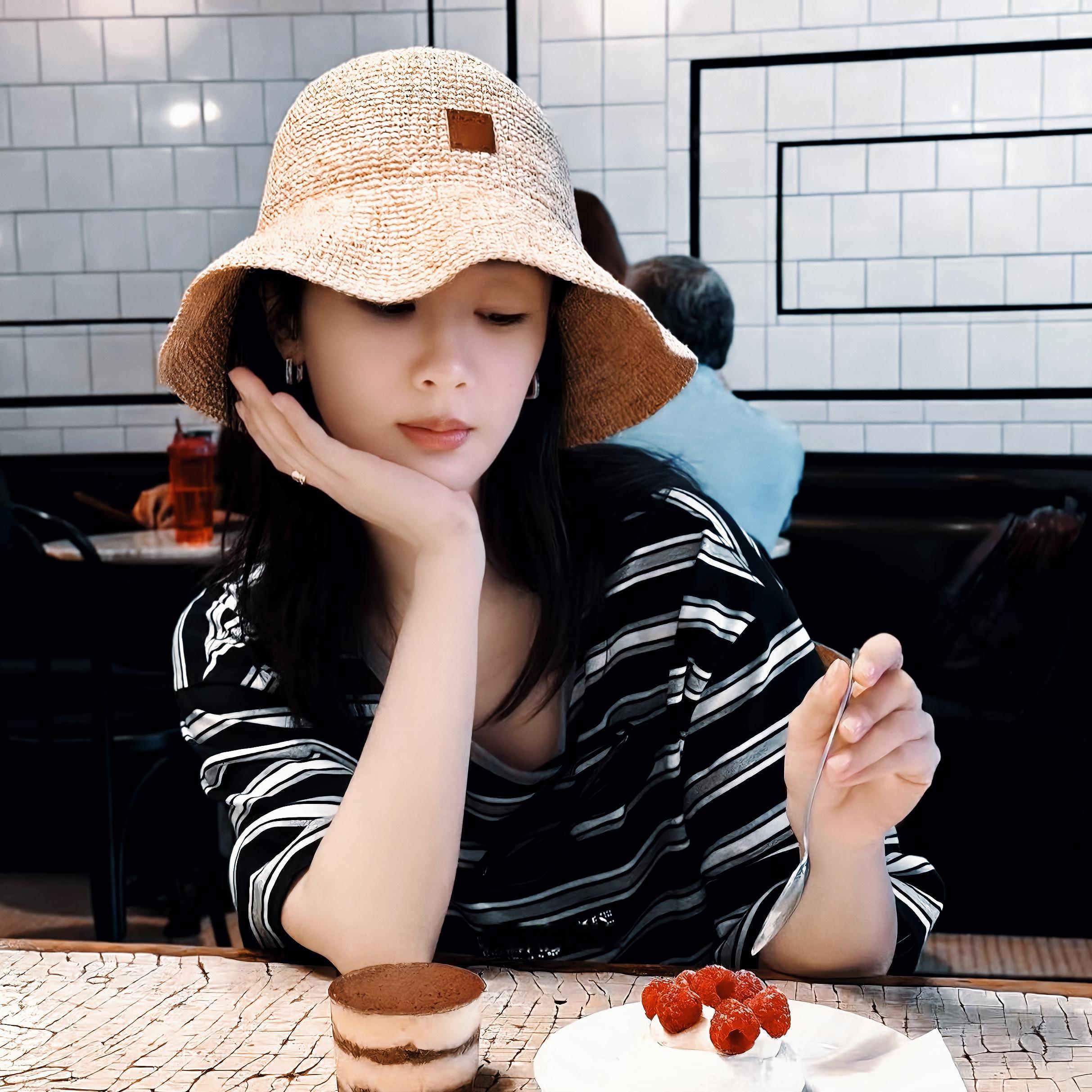 爱向人间借朝暮 