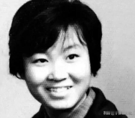 1974年，21岁女知青，夜间独自去厕所，却神秘失踪。连队把整座山翻了个遍，却仍