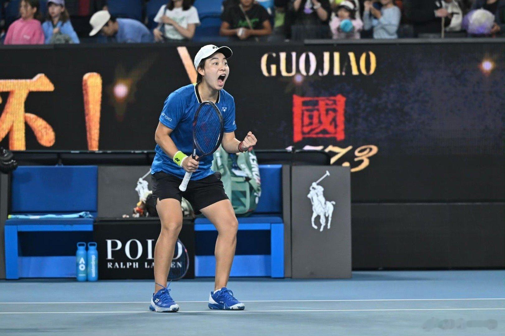 太刺激啦！大惊喜啊！资格赛突围的白卓璇再进一轮，6-4/2-6/7-6（12-1