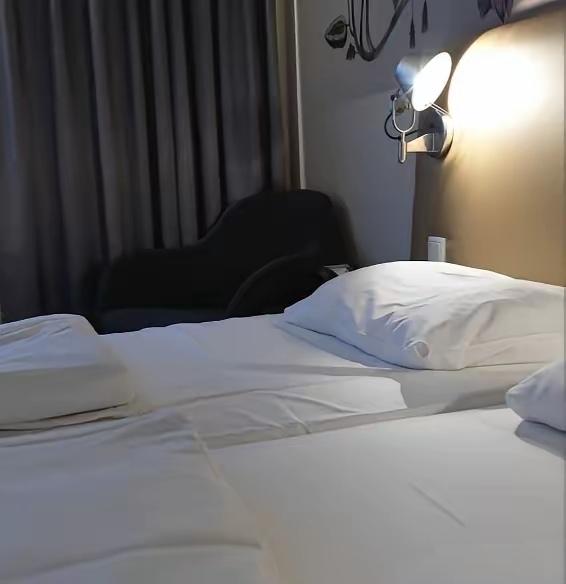 “你知道她多大吗？”湖北16岁少女设局，男网友800元约会后遭索5000元，结局