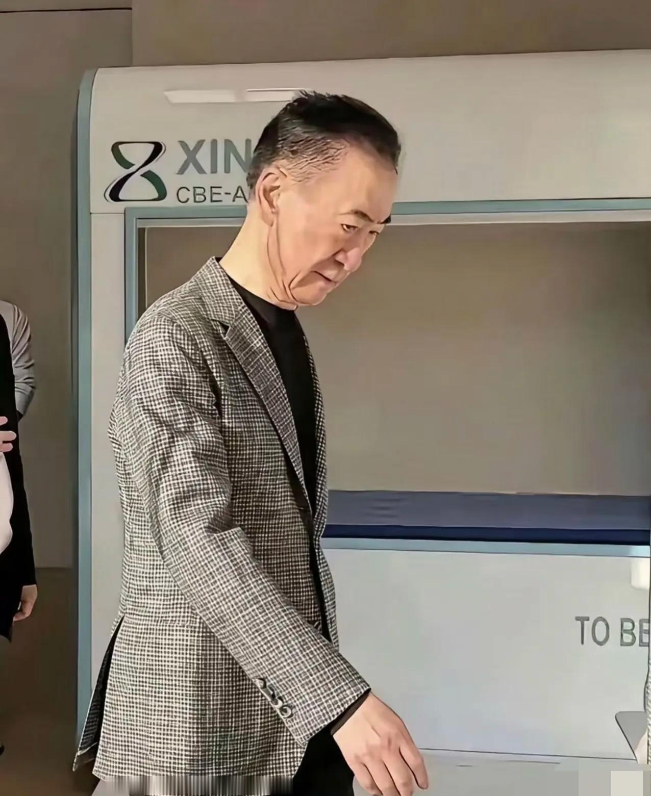 明眼人都能看出来，万达所欠的债，极有可能是王健林后半辈子里都不清的债！

9月8