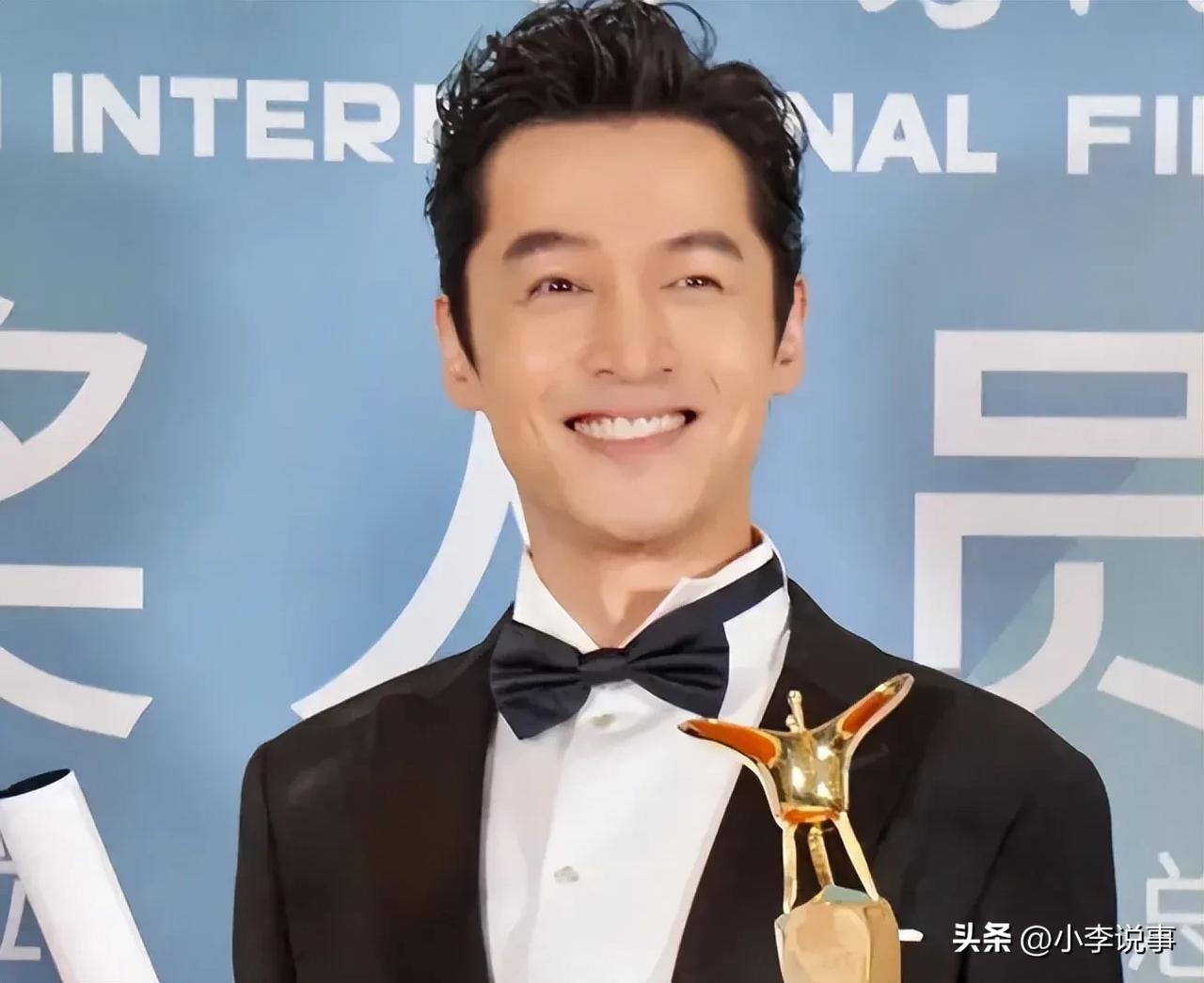 白玉兰这次最让人可惜的，
就是胡歌没拿到最佳男主角的奖。
 
为了演《生命树》里