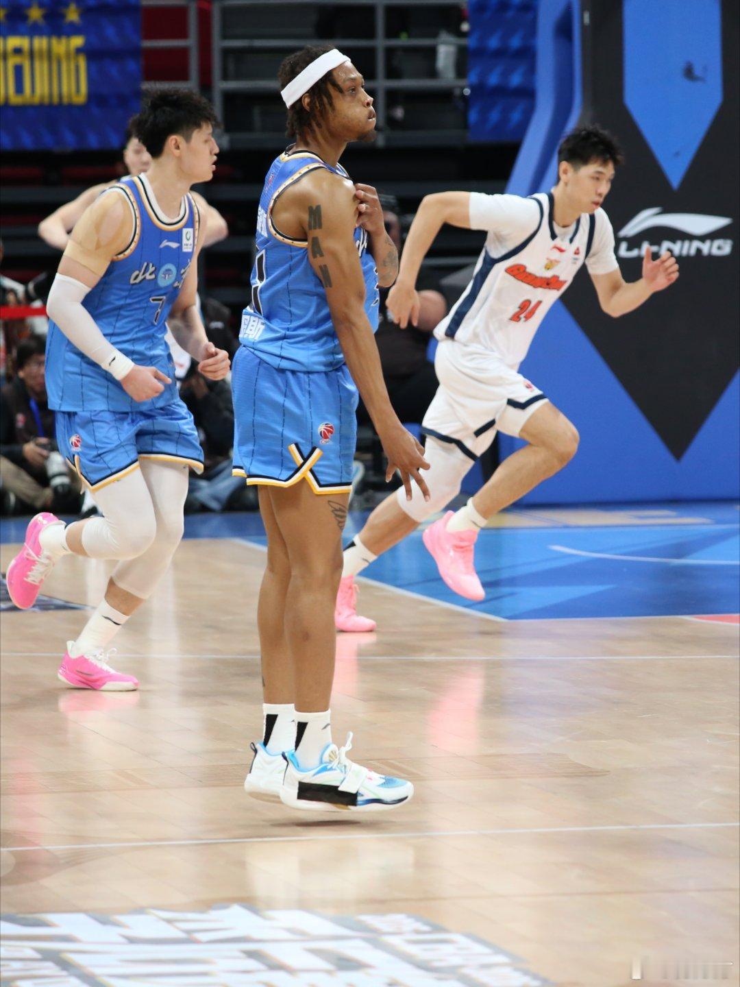 北京男篮vs广东男篮 manman终于迎来表演时刻！ 