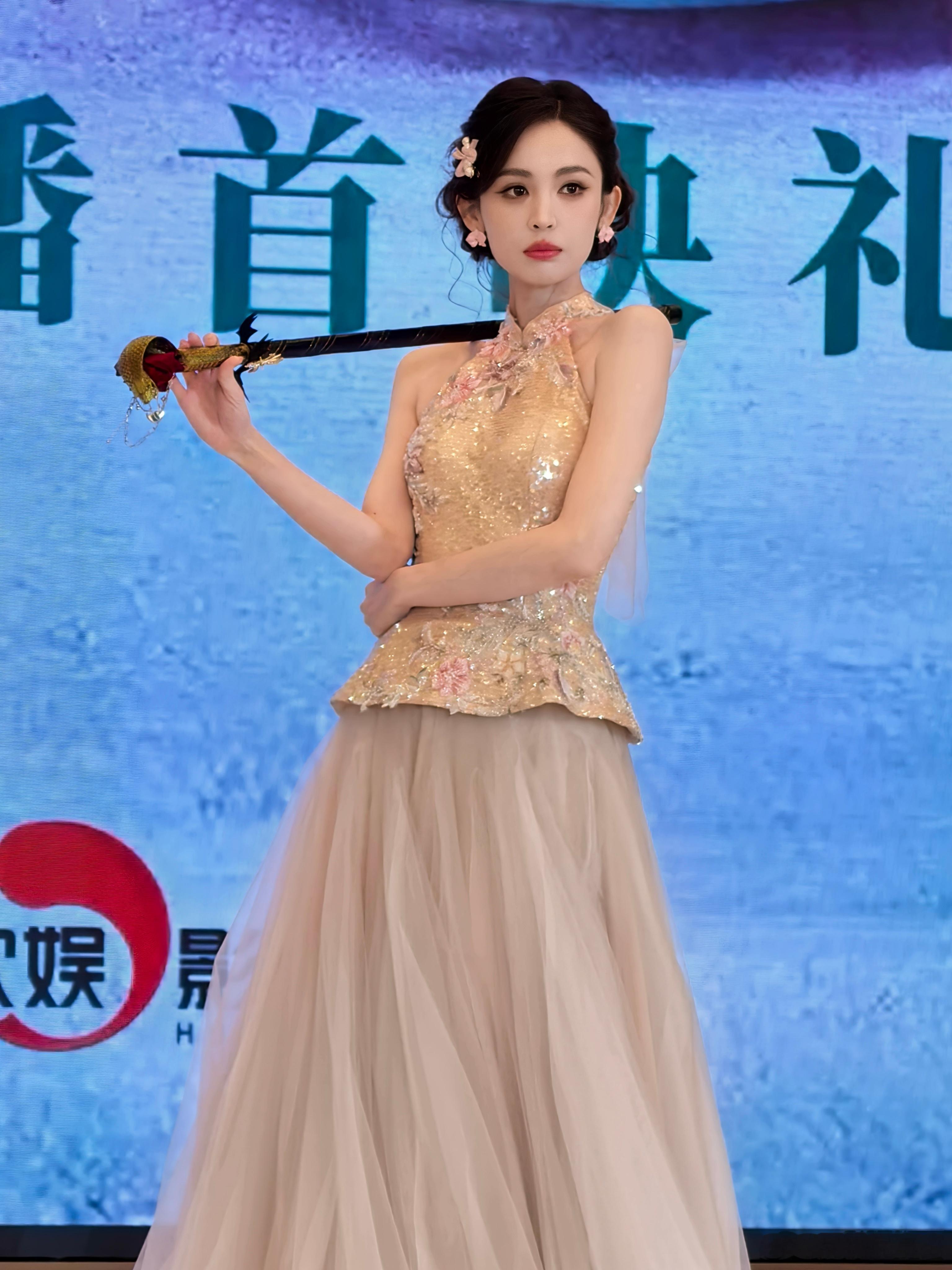 啊啊啊随手六连拍！谁来管管娜扎这无死角的美貌！！！玉茗茶骨开播首映礼玉茗茶骨开播