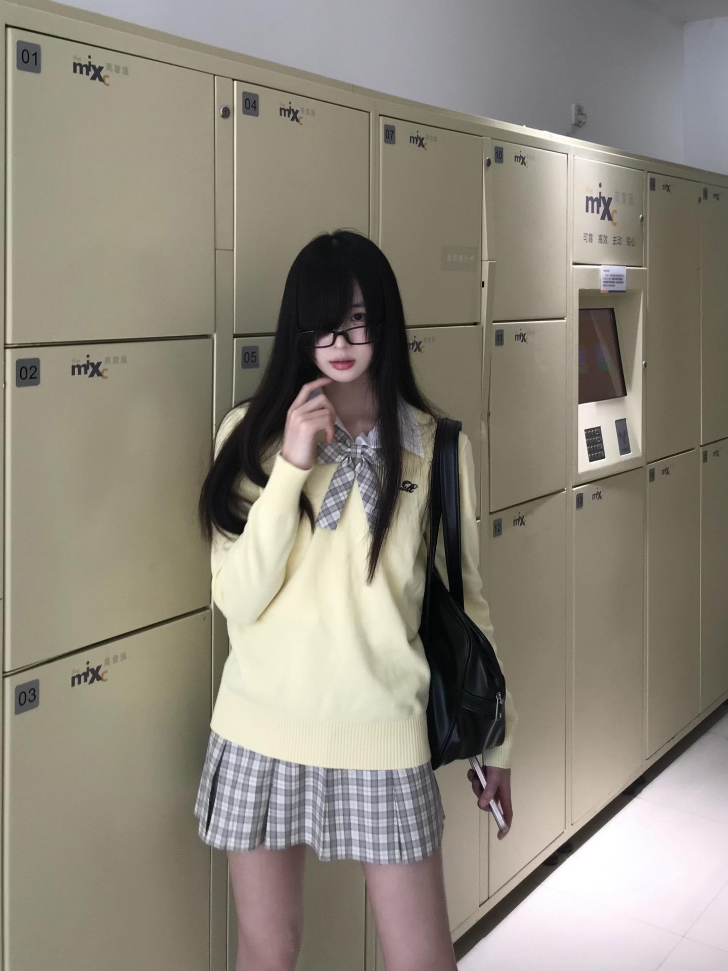 看起来很无趣 实际上本人更无趣