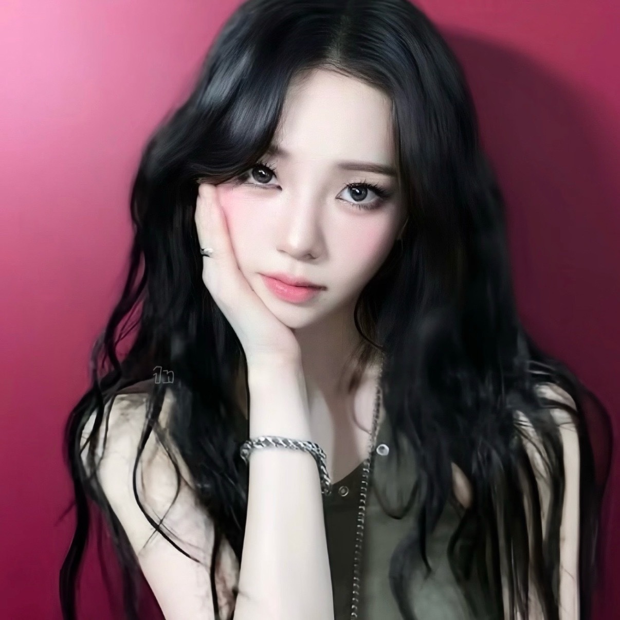 𝐒𝐡𝐚𝐫𝐞｜柳智敏头像😼柳智敏｜karina｜ins风｜女头｜韩系 