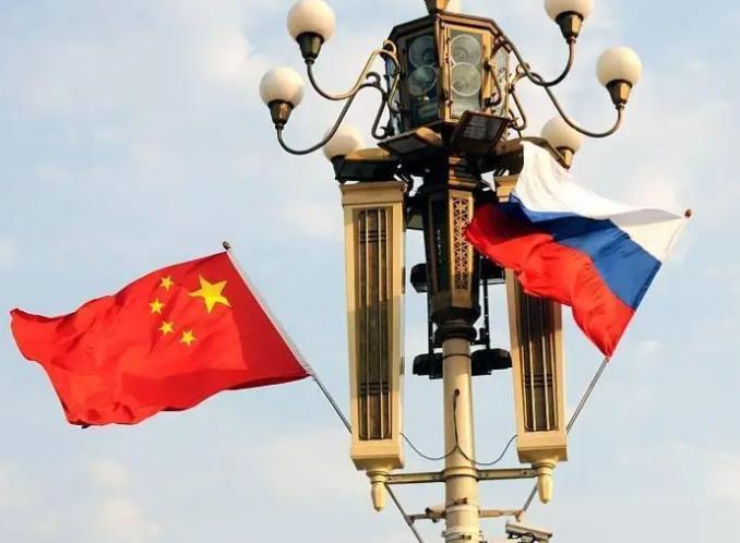 万幸中国没帮俄罗斯，因为美国早就布下了三个陷阱，一个比一个致命。俄乌冲突拖到20