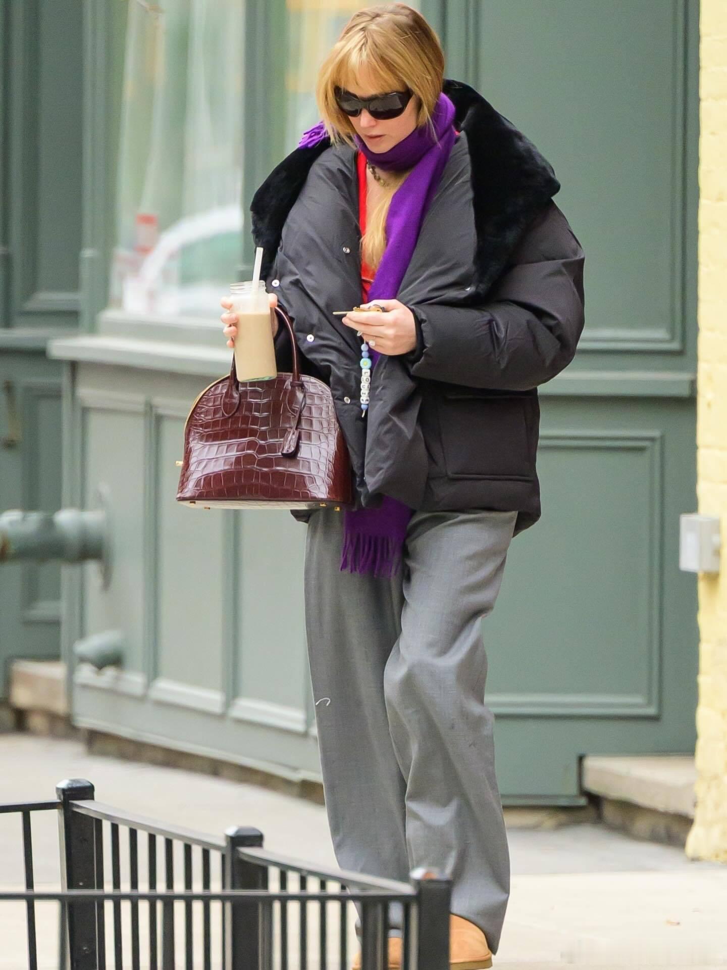 詹妮弗·劳伦斯jennifer lawrence 当地时间1月5日，“大表姐”詹