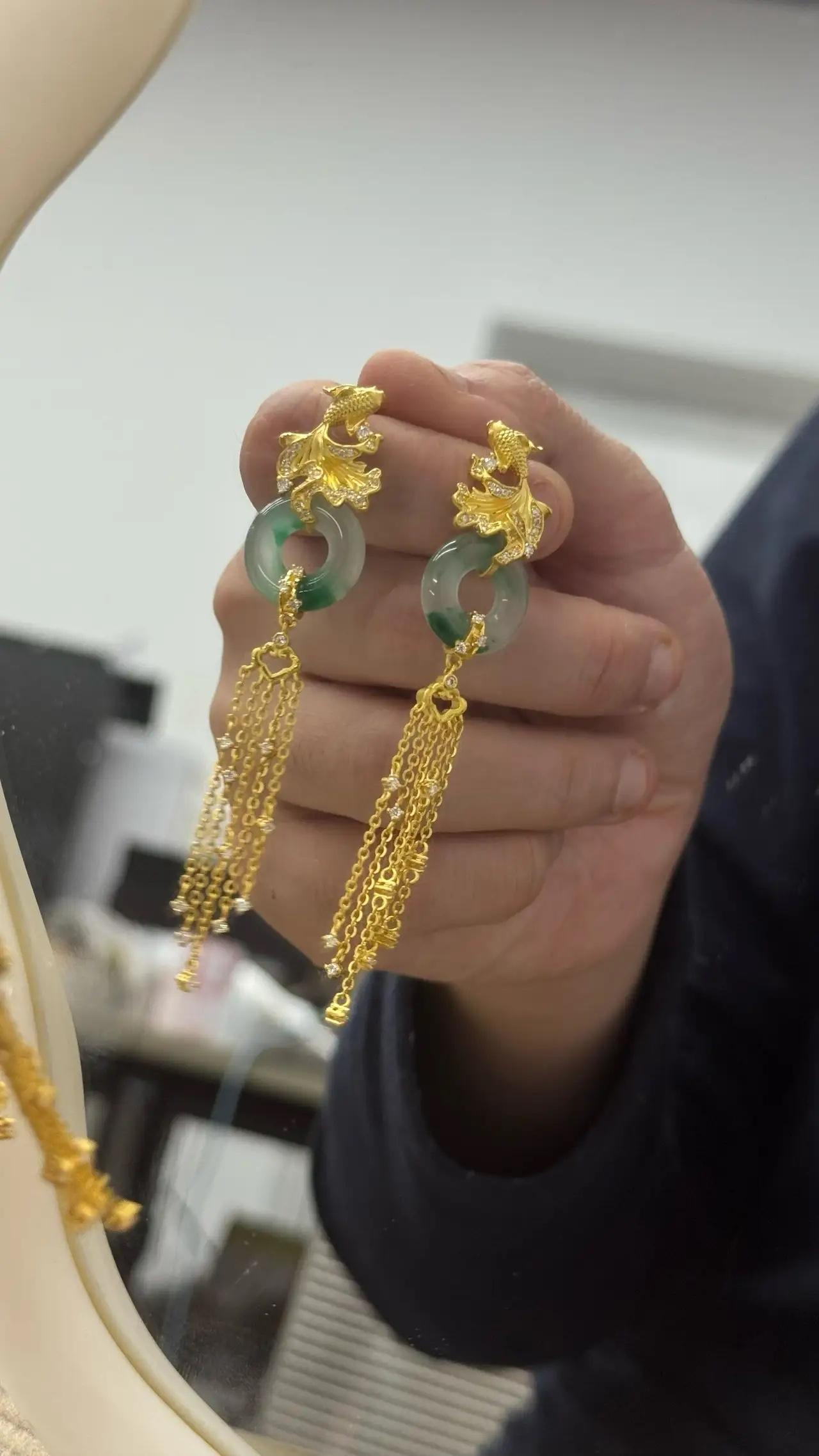 2月2号，特朗普提名沃什出任美联储主席的消息一经传出，美股下跌，美元创下自去年5