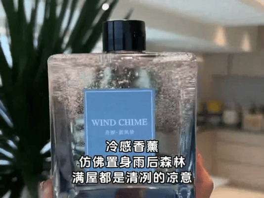 上海人的购物节夏日生活清单 魔都夏日高温来袭，市民消暑好物消费热度高涨。清甜糖水