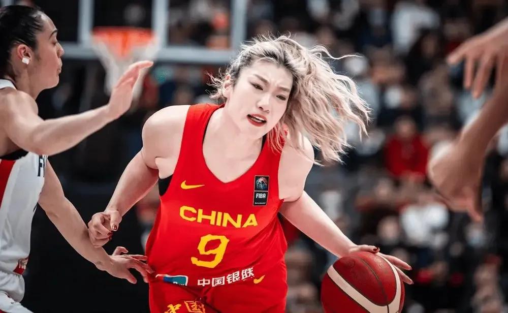 中国女篮32分惨败法国女篮，这一盆冷水浇的透心凉啊！
应该正视与世界强队的差距了