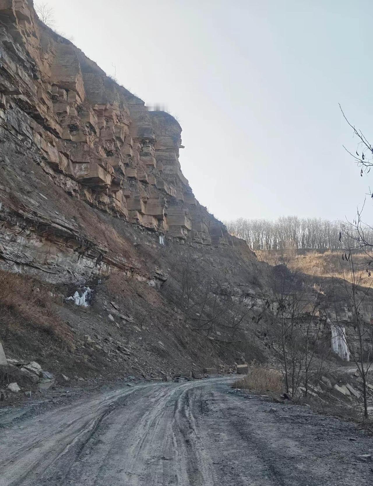 做不完的报表，跑不完的图斑，接不完的检查。