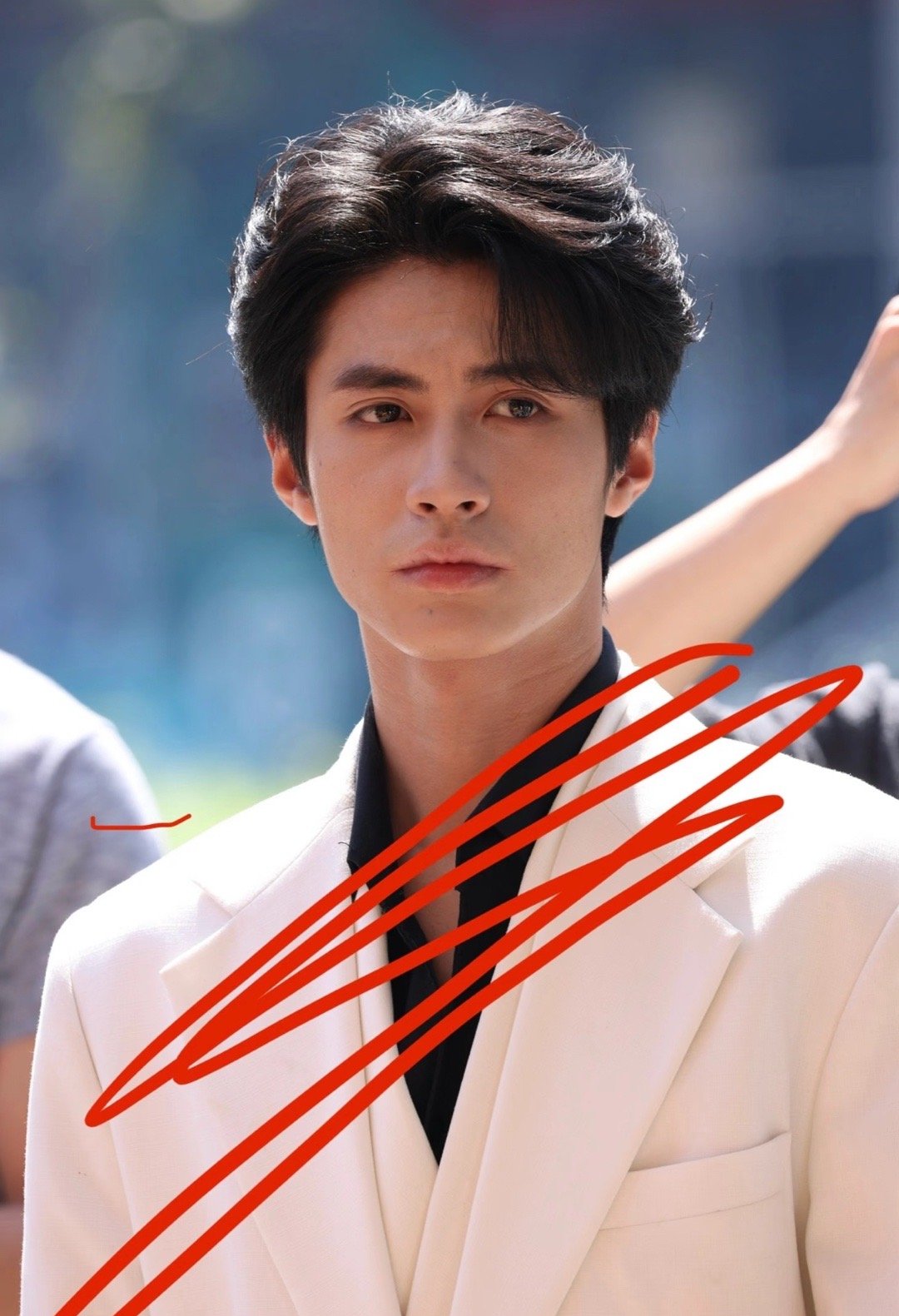 不是，你谁啊？怎么熬成这样子了？ ​​​