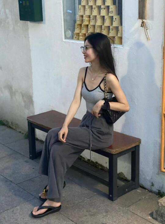 被朋友问为什么偷拍也这么美