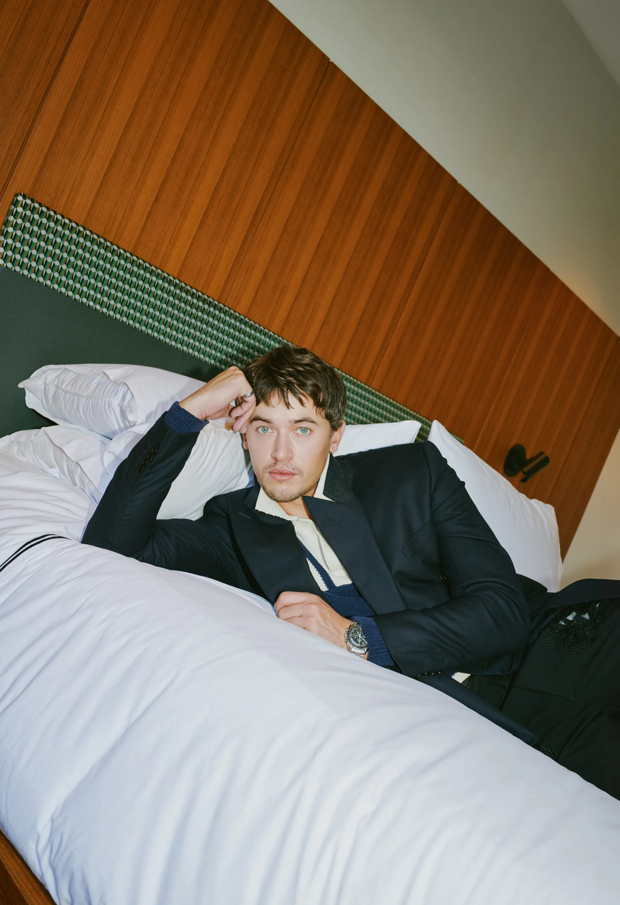 Tom Blyth米兰男装周暴帅床照写真！