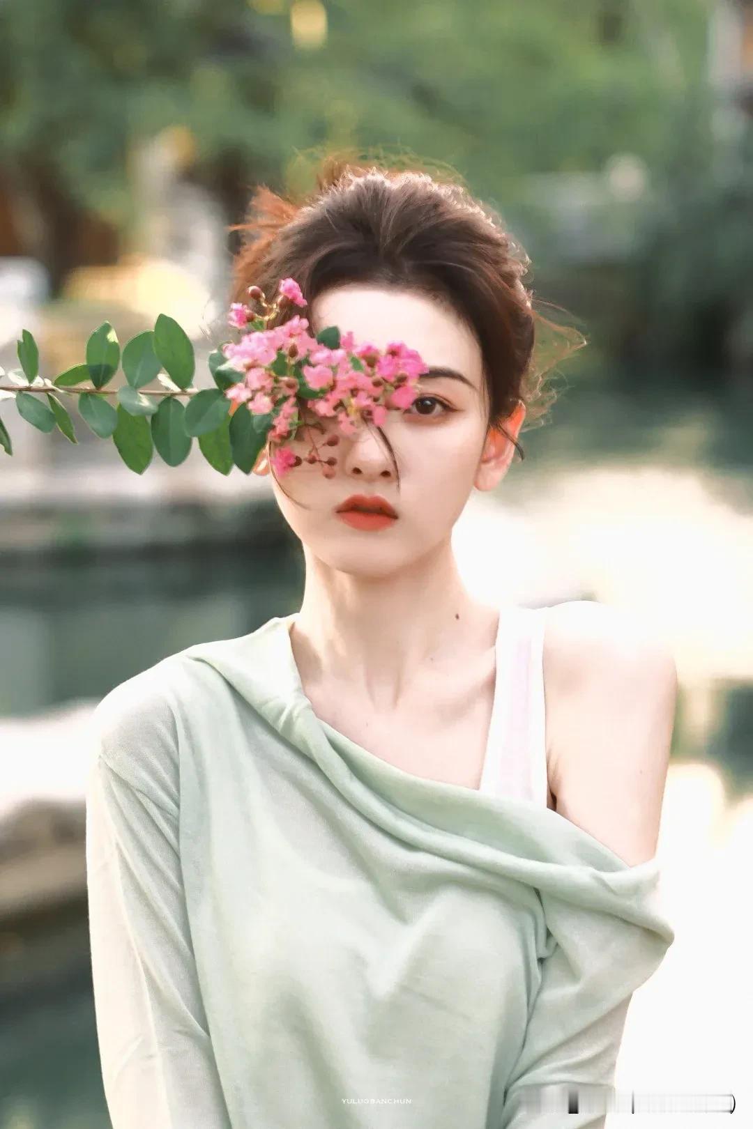 内娱“怪象”大起底：明星作妖、资本作祟与暗黑生意

内娱，向来是光怪陆离的名利场