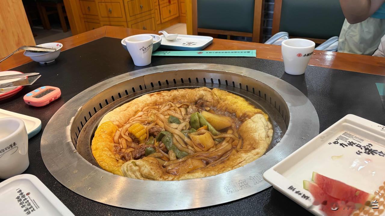 昨天上午，离开住了四个晚上的齐齐哈尔市，驾车160多公里，来到了大庆市。


在