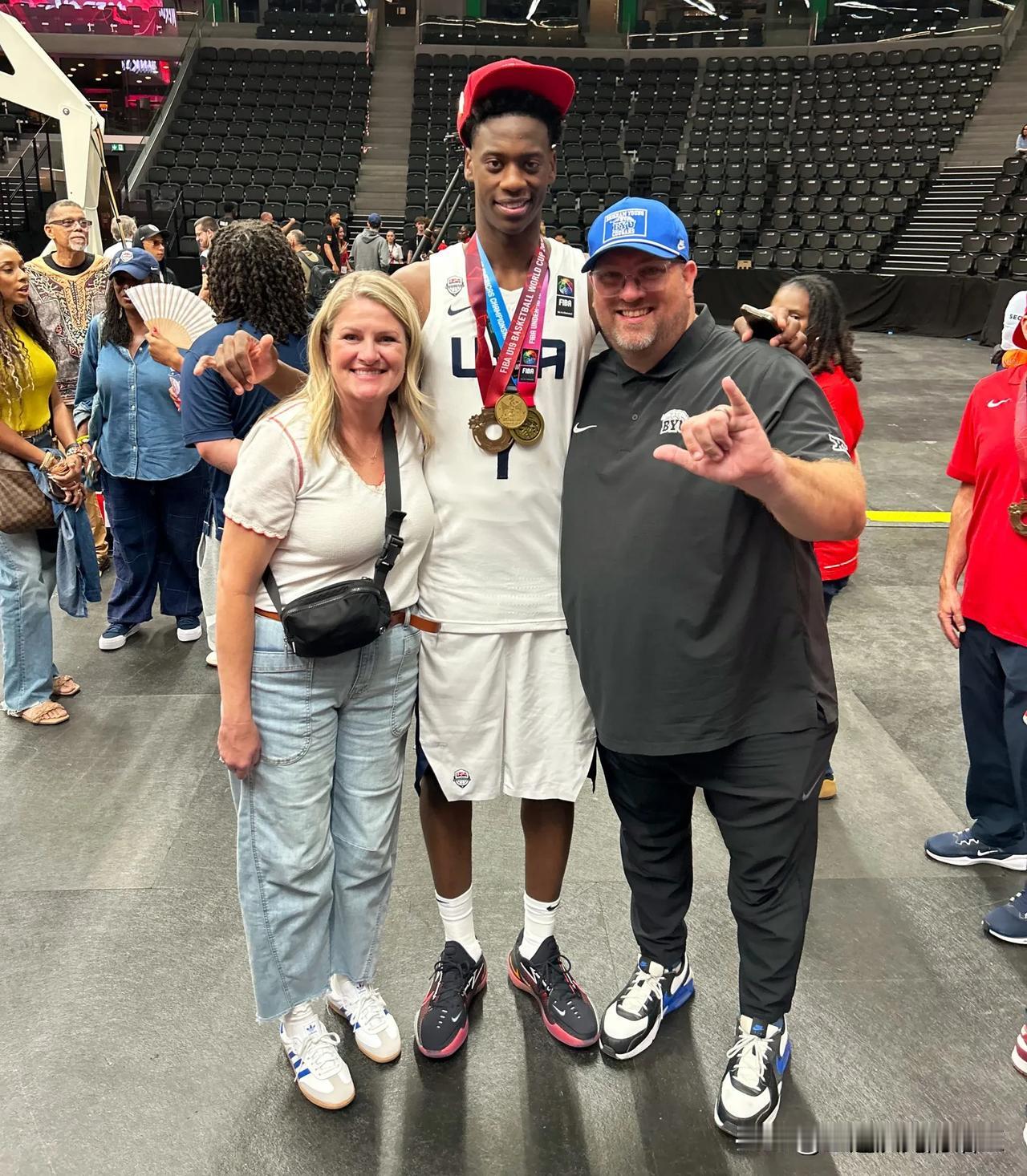 杨百翰侧翼AJ Dybantsa荣获U19男篮世界杯MVP，赛事场均得到14.3
