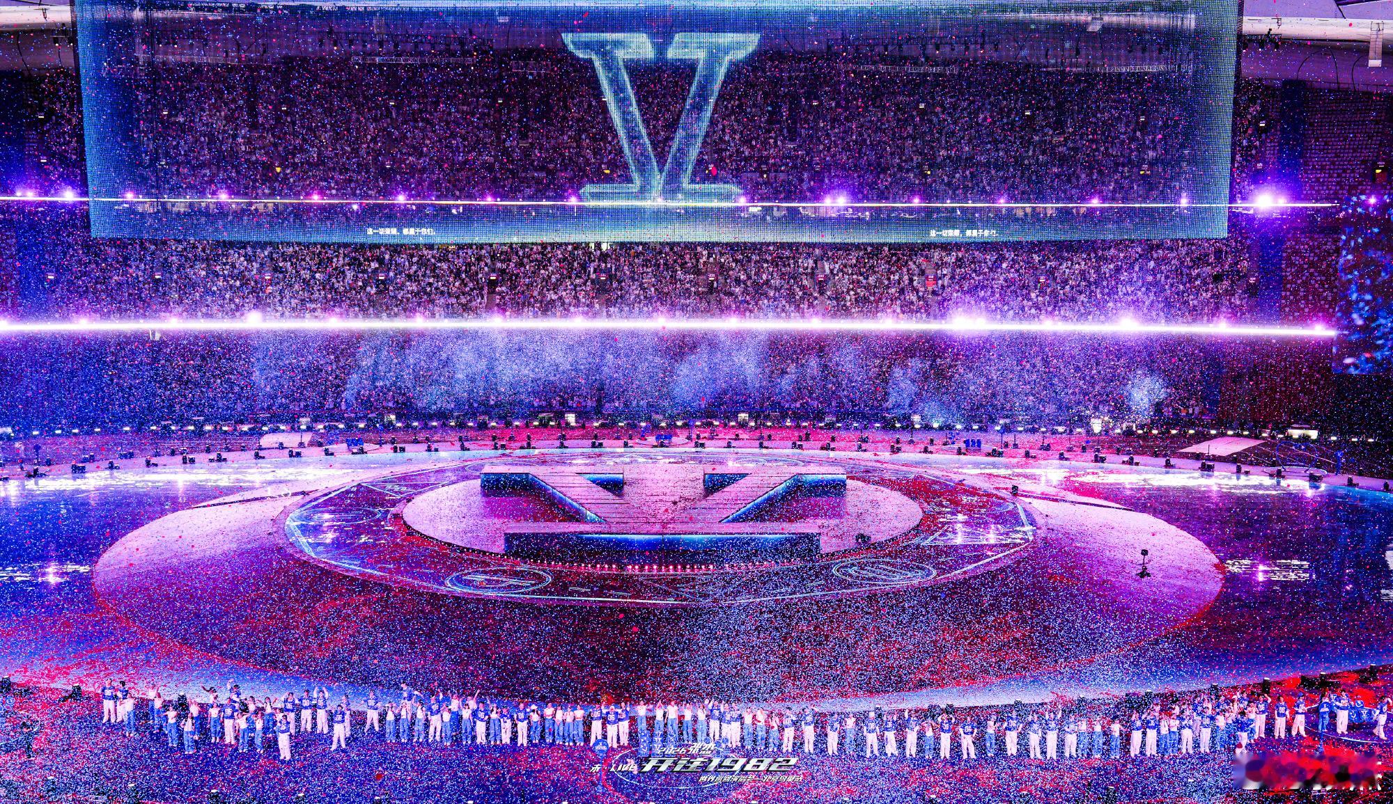 张杰刷新鸟巢纪录六年六登鸟巢，从80后第一人到全球16连开！张杰用一场又一场的全