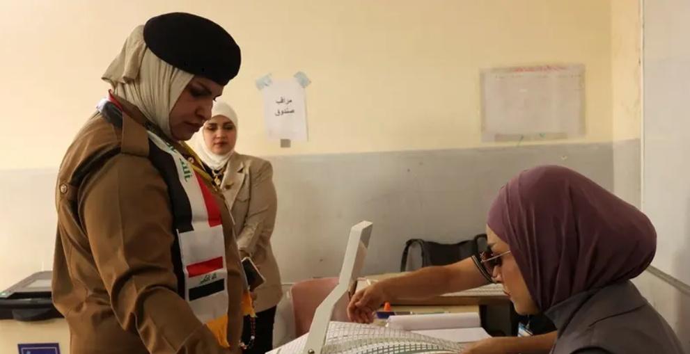 【伊拉克两天后举行国会选举 安全部队与流离失所者提前投票】伊拉克将在两天后（11