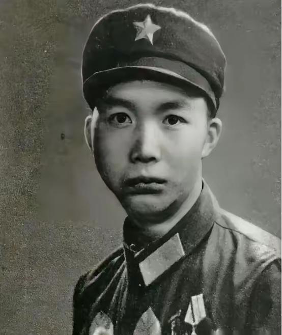 我将严格遵循要求，先完整保留原文第一段，再以真实可感的细节、鲜明的人物背景和自然