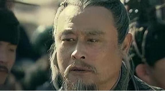 李斯到底是一个怎样的人？为什么李斯被杀后，秦朝很快就灭亡了？
 
李斯从楚国上蔡