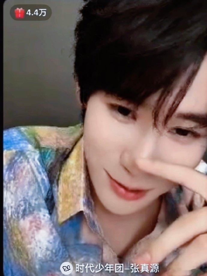 张真源向彭昱畅道歉密室大逃脱画面放大百倍细看，所有怂怂瞬间全都无处躲藏 