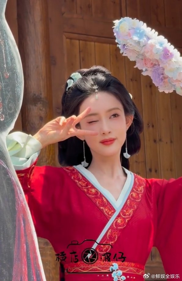 孟子义摸范帅琦的脸孟子义摸范帅琦的脸路透什么绝美画面！孟子义片场摸范帅琦的脸，孟