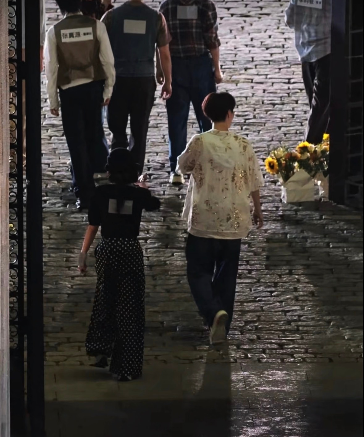 跑男团大片一人一张一出小品 奔奔发的侧拍花絮，跑男团每个人的表情都在说“我们在认