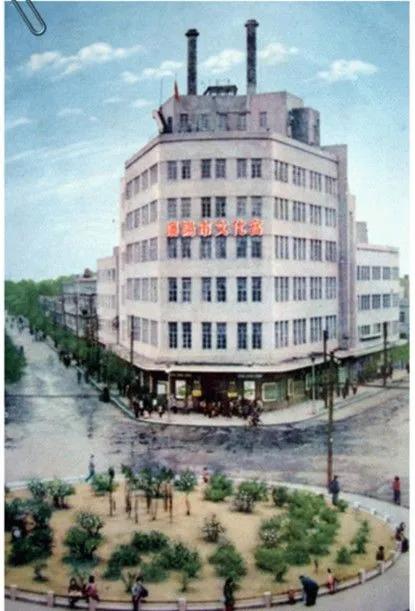 太原街往事31：船型老楼藏岁月，一影半生甲午情
 
逛惯了太原街，来来往往的人，