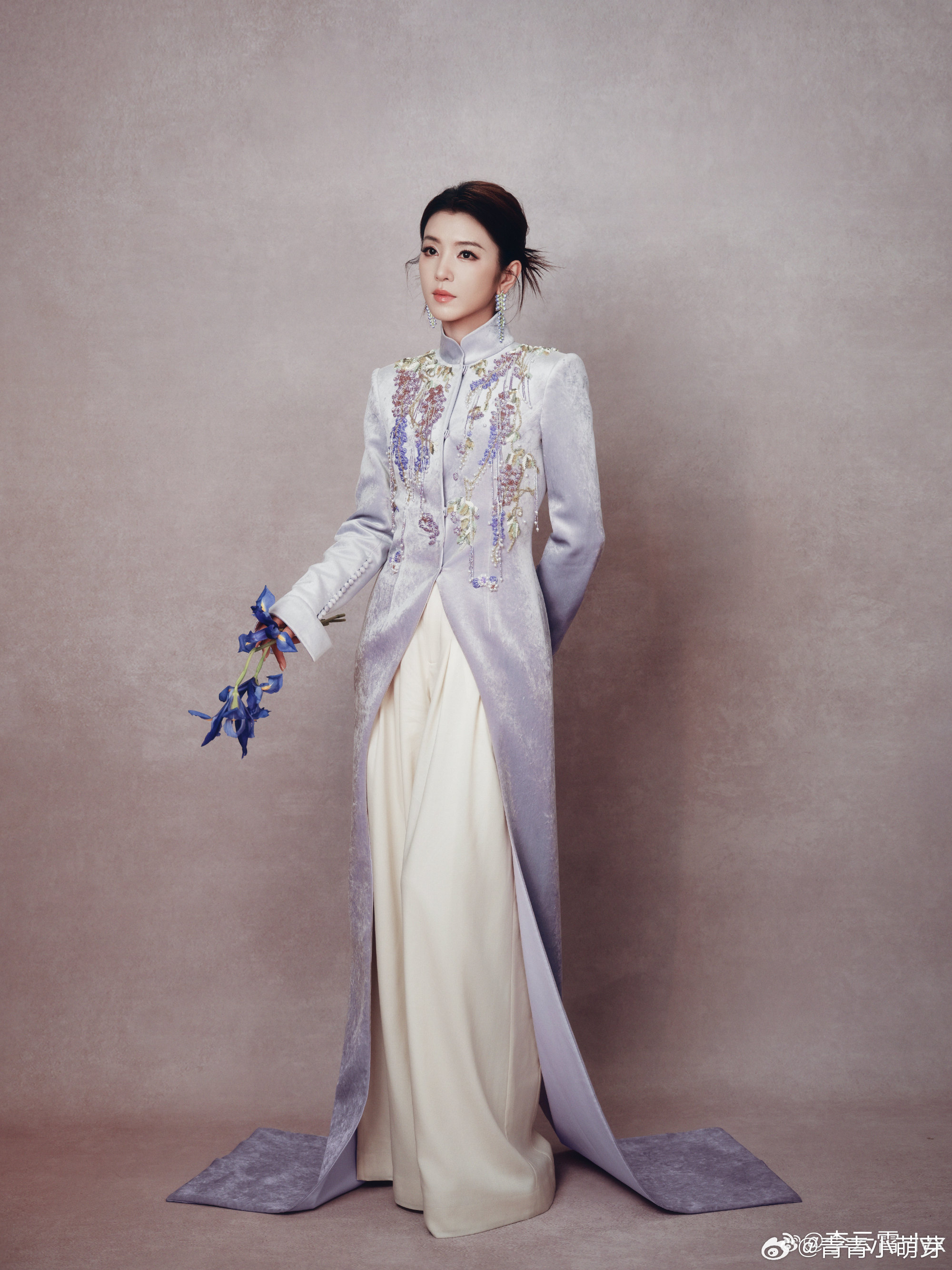 李云霄梁祝 30万人抢800张票30万人抢800张李云霄《梁祝》的票，这竞争太激