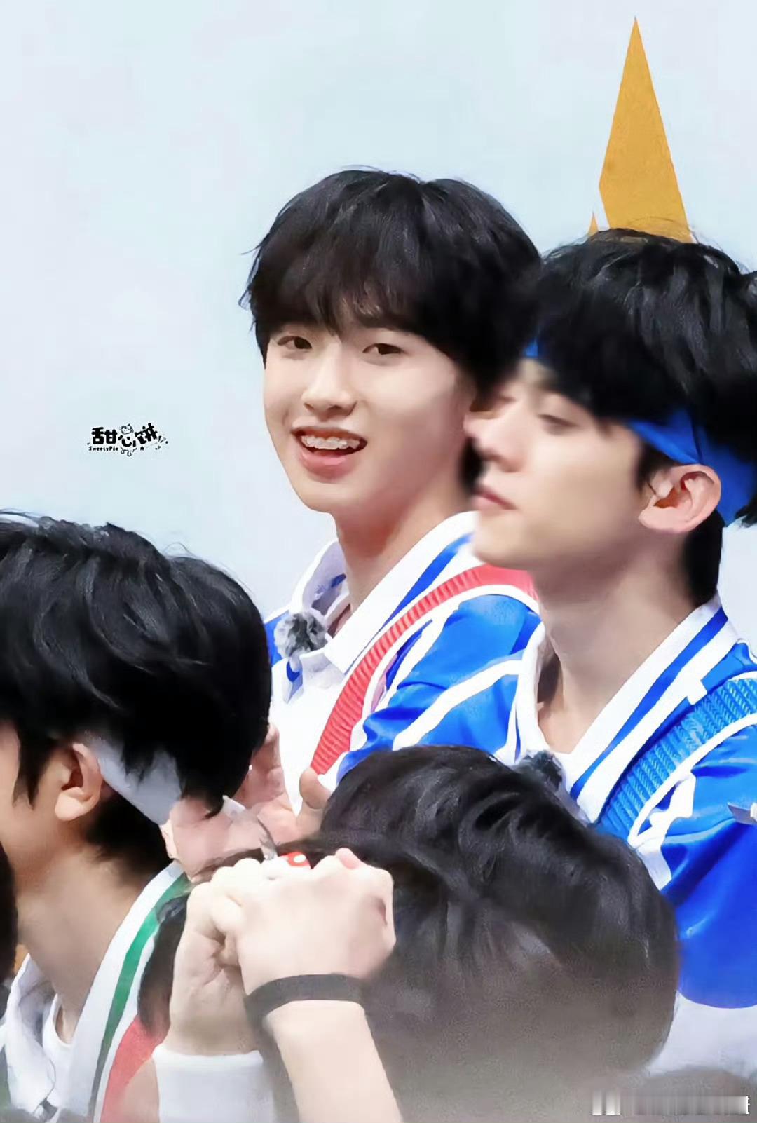 TF家族蓝队“不争馒头争口气 听懂没有小奇奇”期待元气满满左奇函的精彩表现哦[太