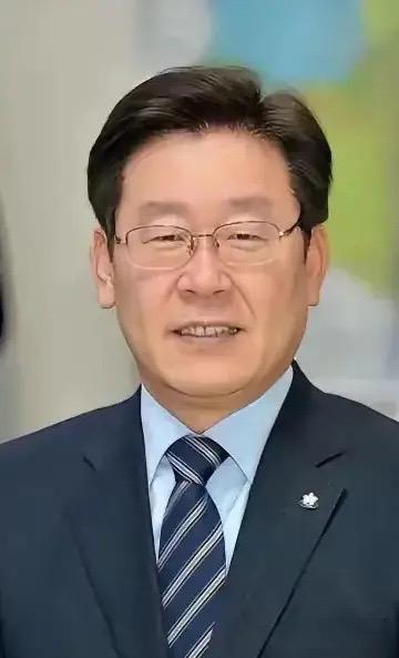 3月16号韩国彻底沸腾了，韩国总统李在明的支持率，连着两周一路上涨，直接冲到了6