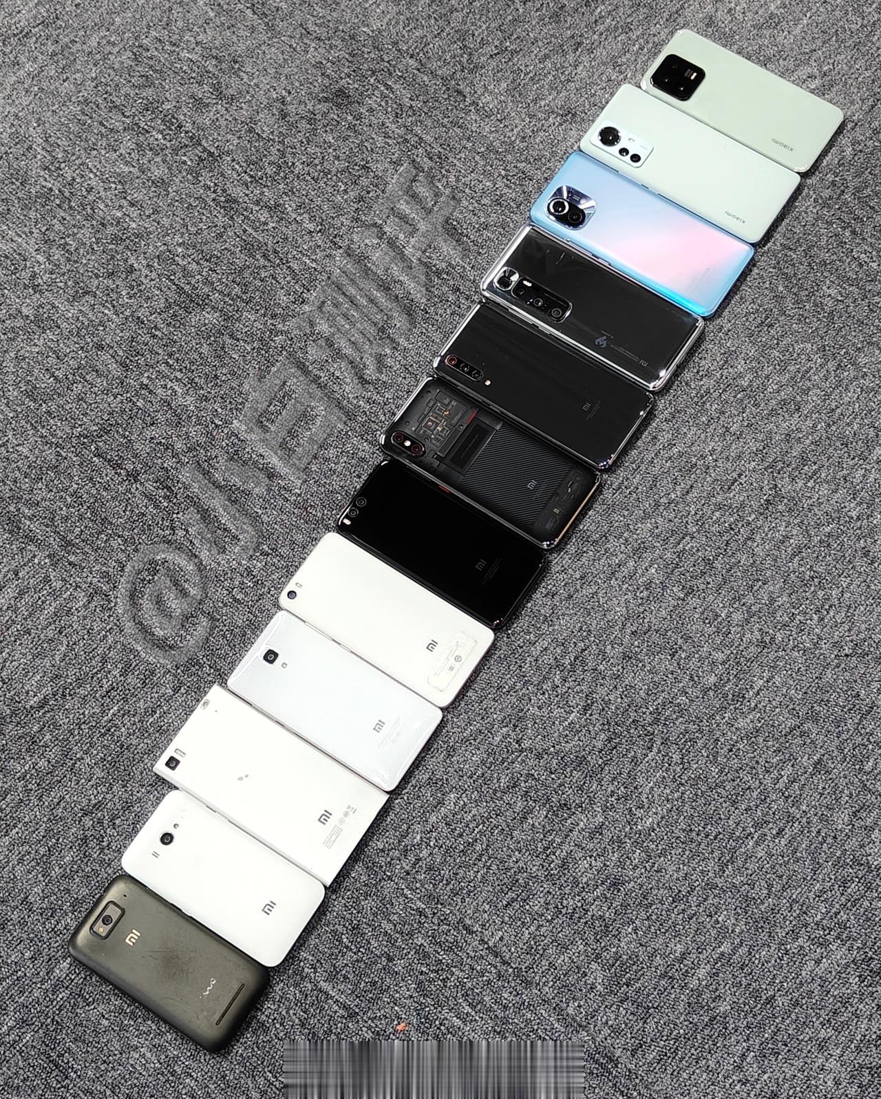 小米数字系列历代手机回顾[灵光一闪]（主要是正代机型） 哪台印象最深？[吐舌]
