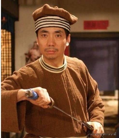 范明如今61岁了，年轻时候演的大部分都是情景剧，在观众心里定了型。
如今他尝试了