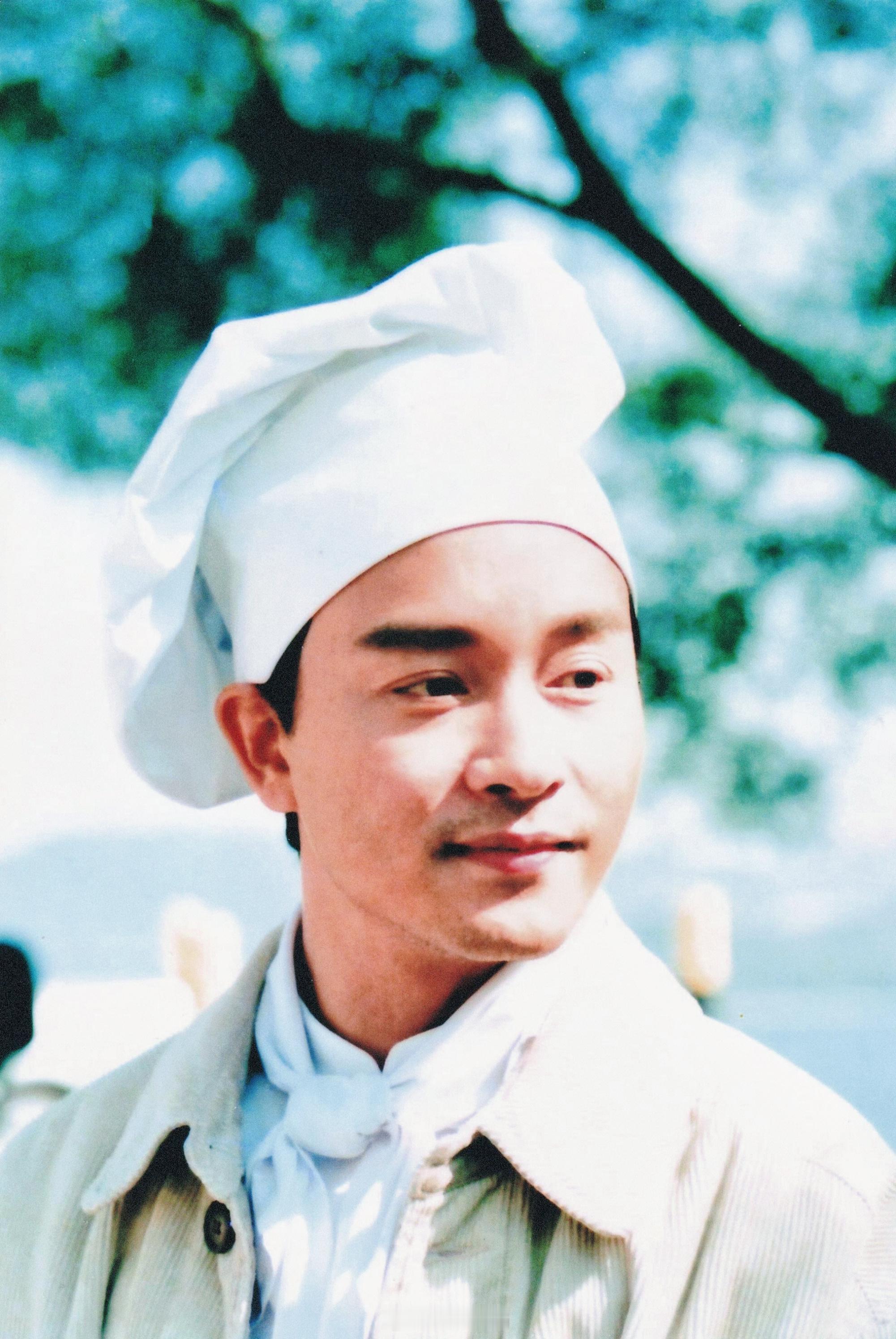 张国荣[超话]搭乘花絮去幕后 帅气温润的中华小厨郎[酷]——“赵港生”作为香港厨