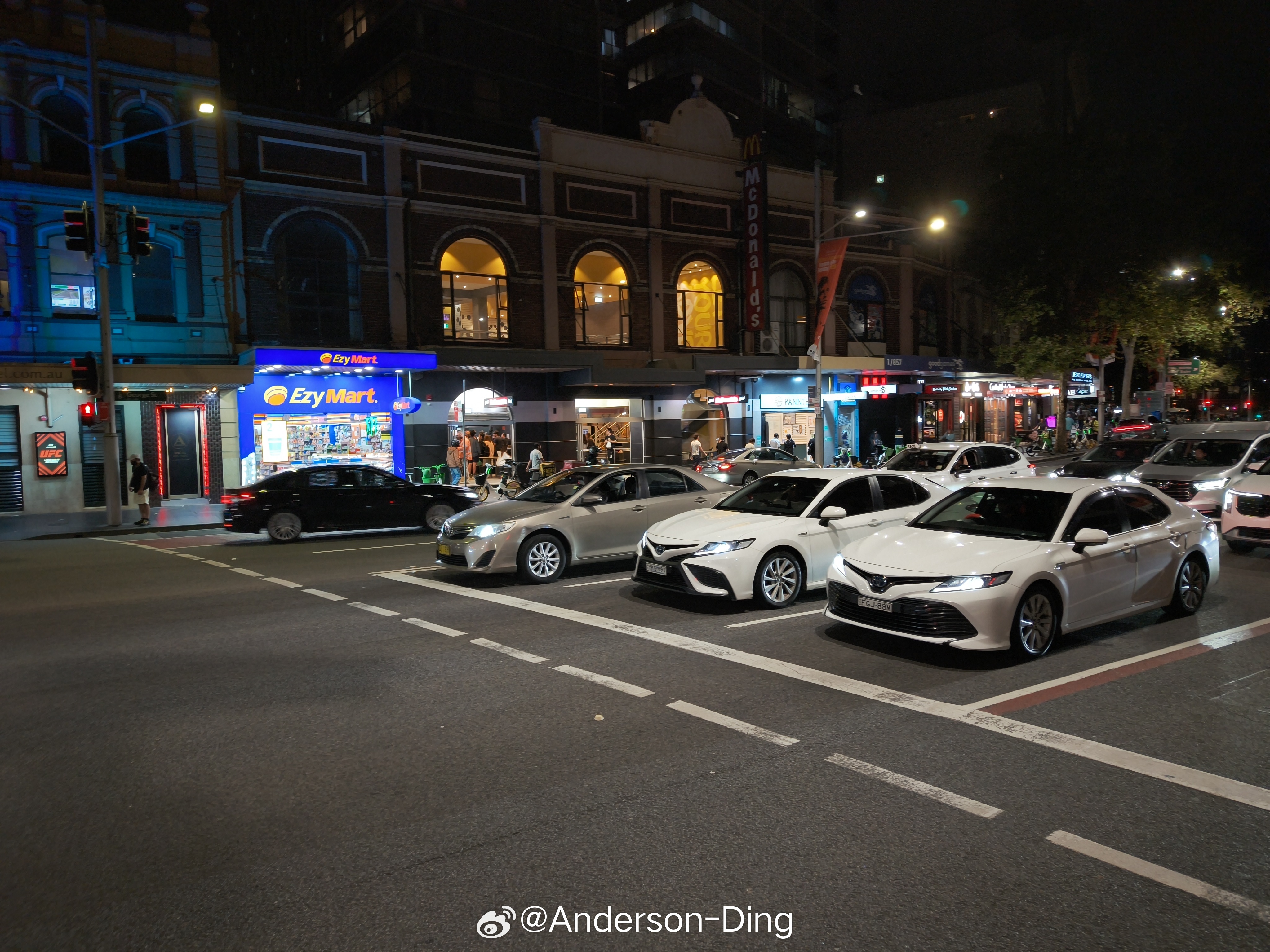 悉尼实拍 众所周知，在拿到澳大利亚驾照之后，当局会送一辆丰田凯美瑞作为奖励（不是