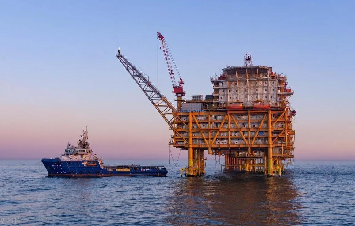 俄罗斯退出和越南在南海万安滩的石油开采项目，该项目已经持续数十年，是俄罗斯石油公