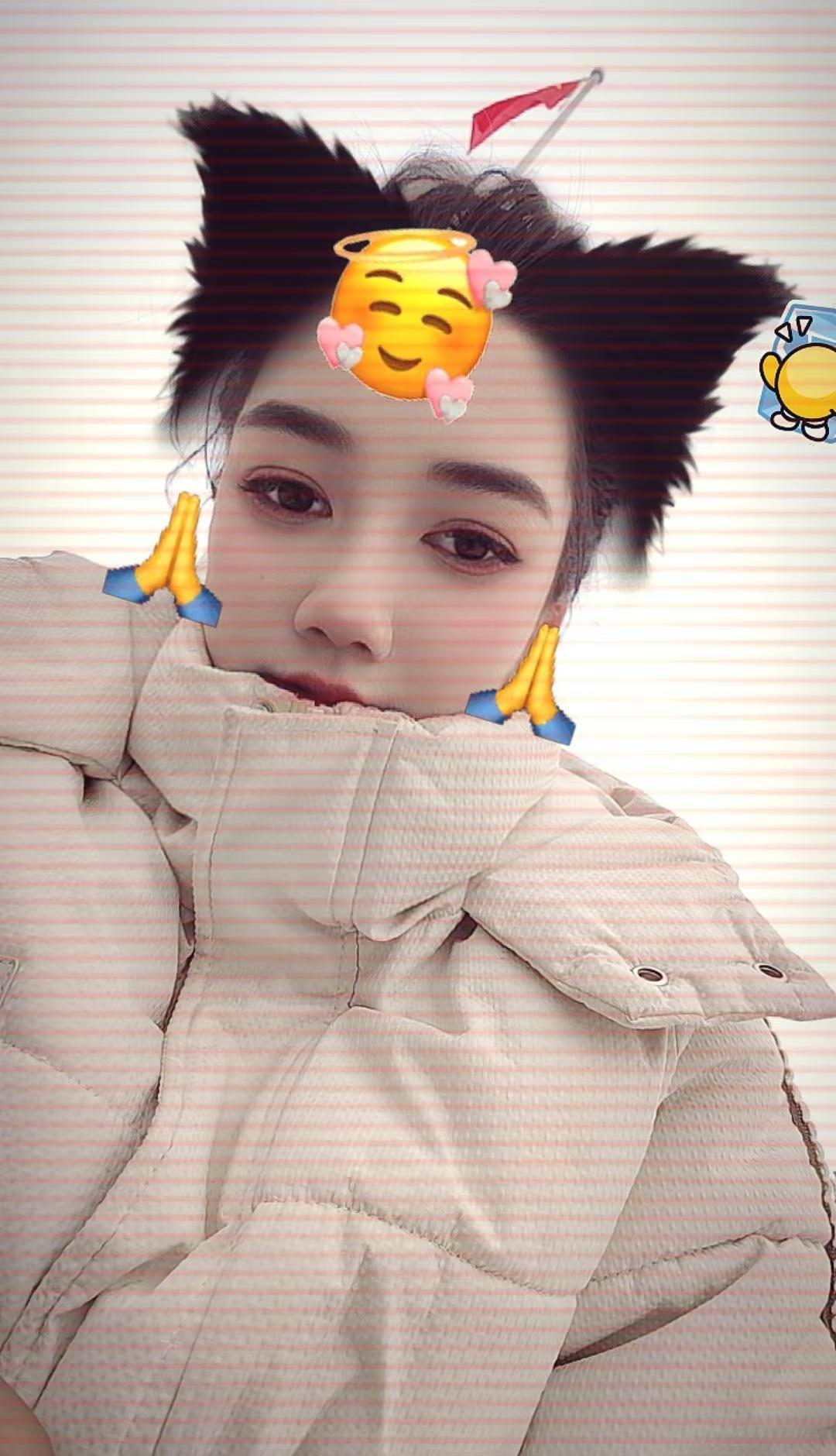 我想着大过年的，应该天气会好一点，但是我。也没想到上午有太阳，下午就冻得要死啊。