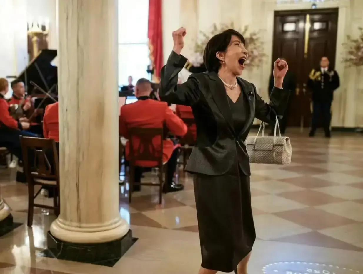 恬不知耻！古人云：女人当家，房倒屋塌！早苗外交阿谀奉承，溜须拍马，艺伎表演不错，