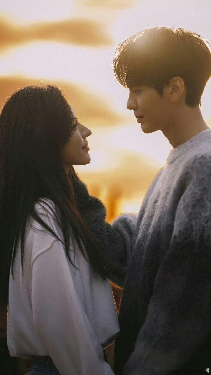 毕雯珺问叶濛能嫁给我吗 李靳屿这句求婚太戳人！毕雯珺的声音里藏着全剧的温柔，“叶