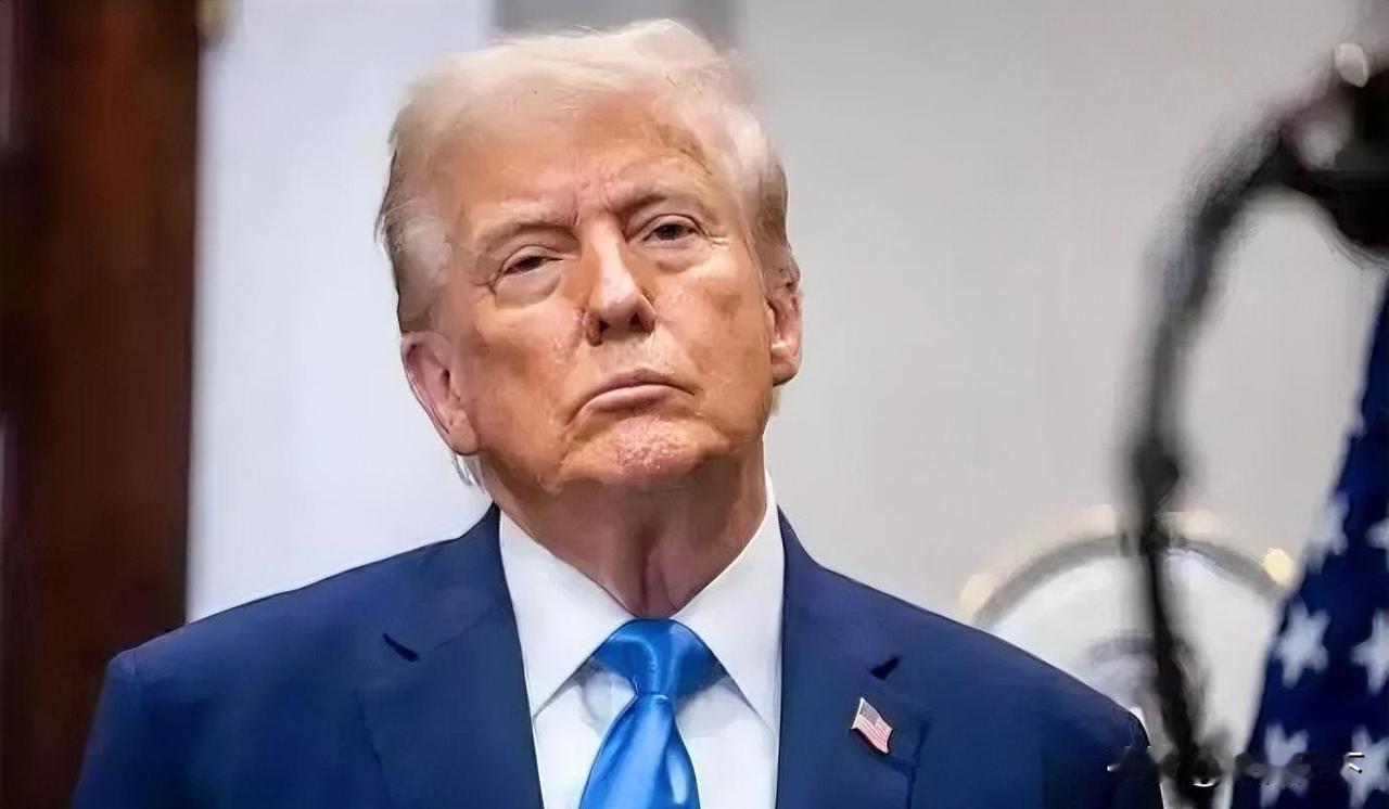 特朗普通告全球：伊朗不会拥有核武器或导弹！若谈判失败，或再派一支航母打击群，进行