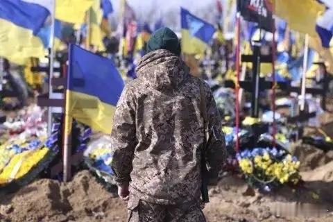 乌克兰亚速营元老级人物、乌军第12“亚速”特种旅前参谋长博格丹·克罗特维奇在接受