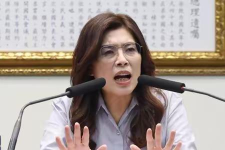 祖国统一是两岸永久和平的根本保障，某些蓝营政客以为承认自己是中国人就能维持个人和
