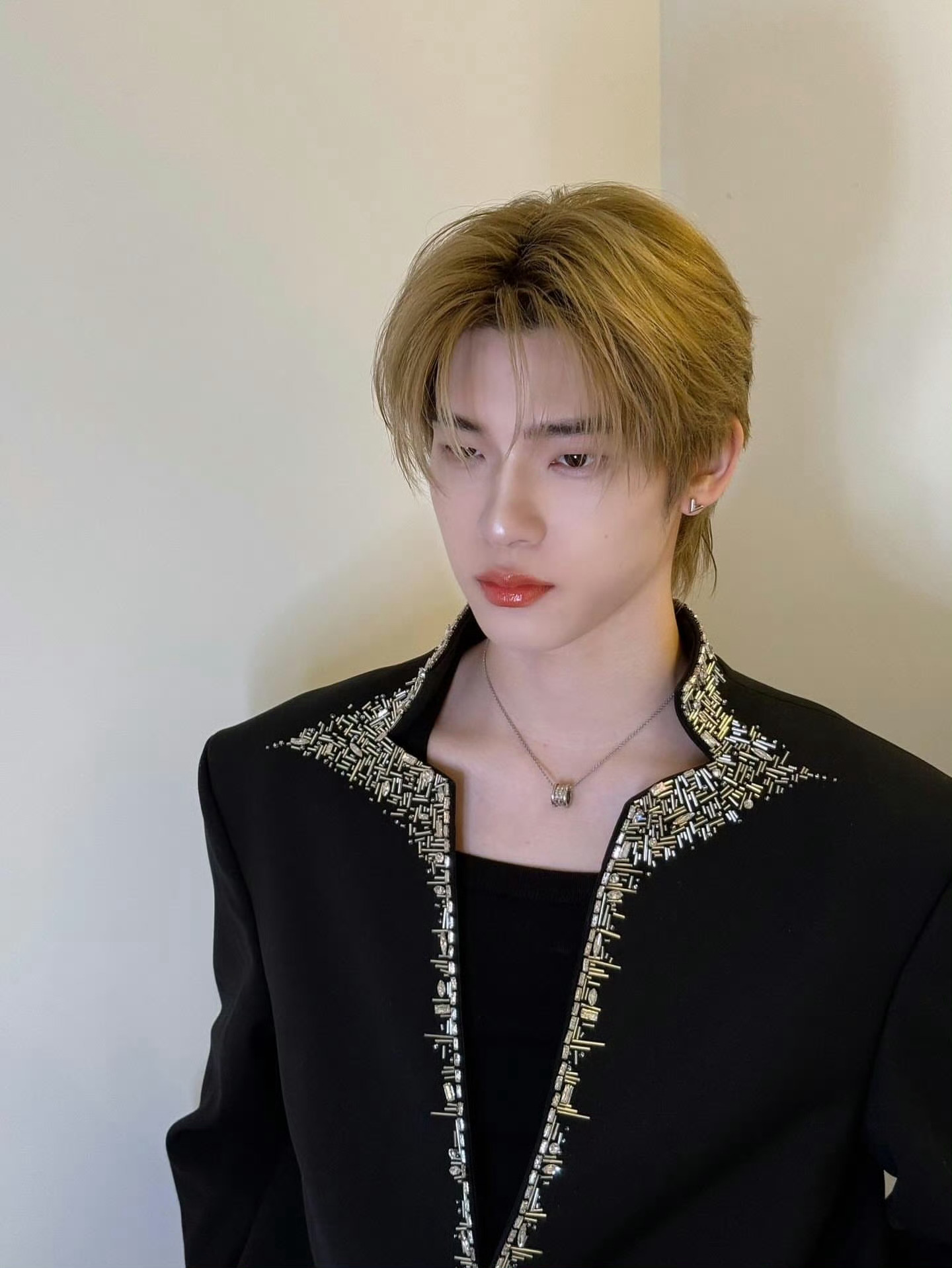 TeeTee[超话] 🍓twnpich “就算天塌下来 也有哥哥的鼻梁顶着” 