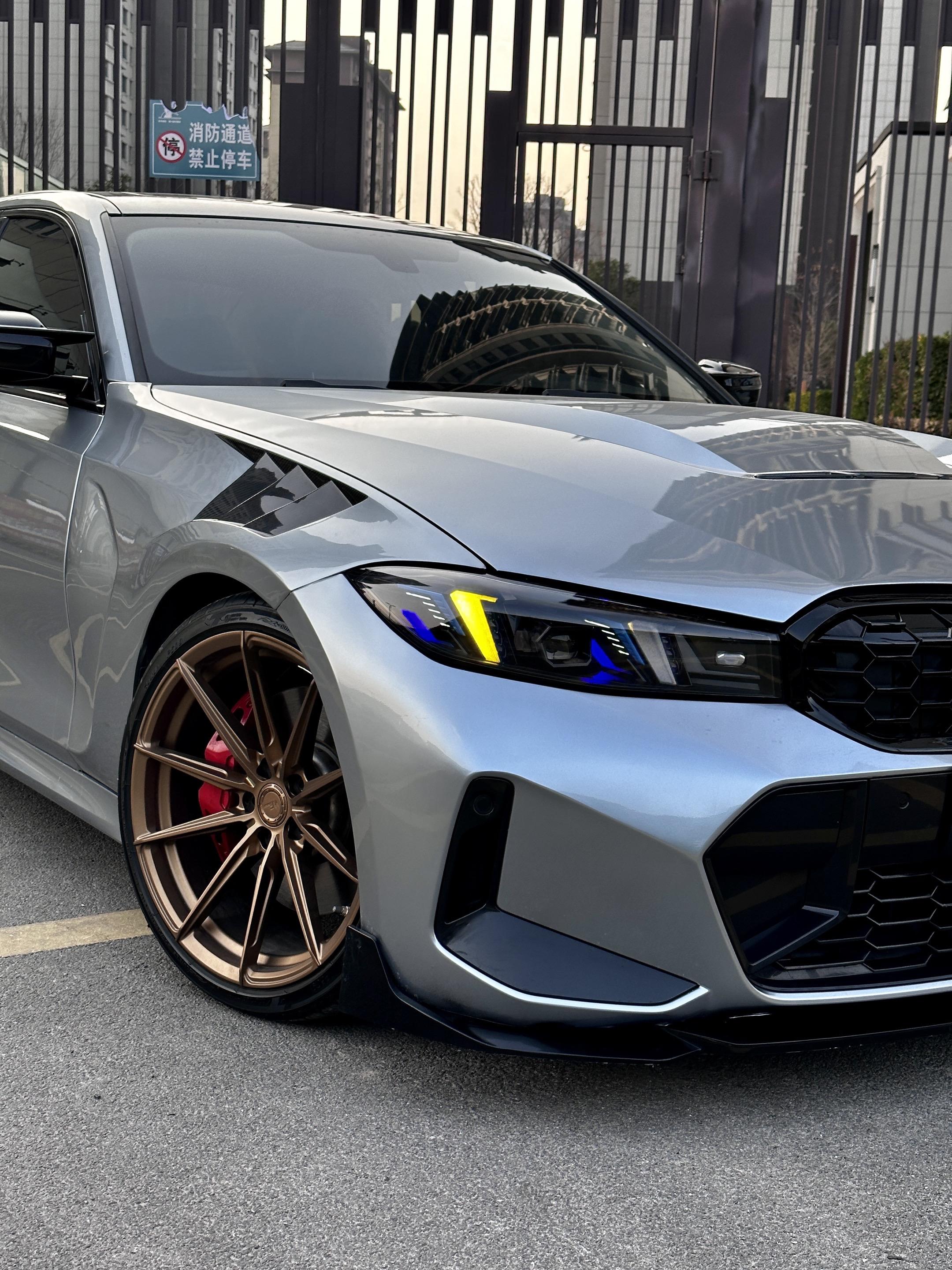 车停好 总会回头 看两眼。